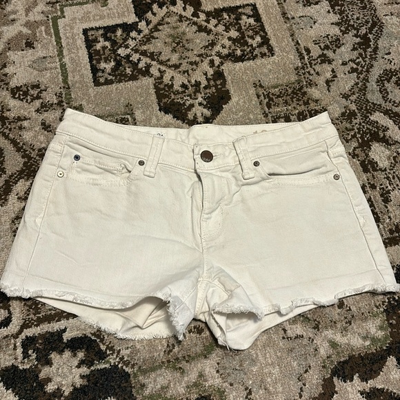 GAP Pants - Gap shorts white denim frayed hem short casual jean short coastal preppy 24